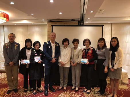 Group Photo (from left to right): Mr. Jimmy Lo, Ms. Alice Chan, Ms. Betty Lee, Mr. Stephen Hindes, Mrs. Fanny Lam, Mrs. Mabel Lee, Principal Chen Hing and her teammates.
