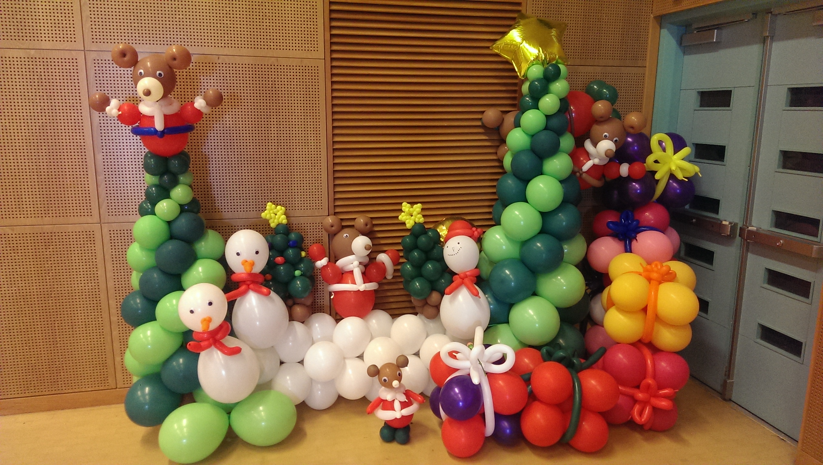 Christmas Singing Contest and Classroom Decoration Contest