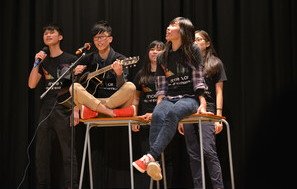 Christmas Singing Contest and Classroom Decoration Contest