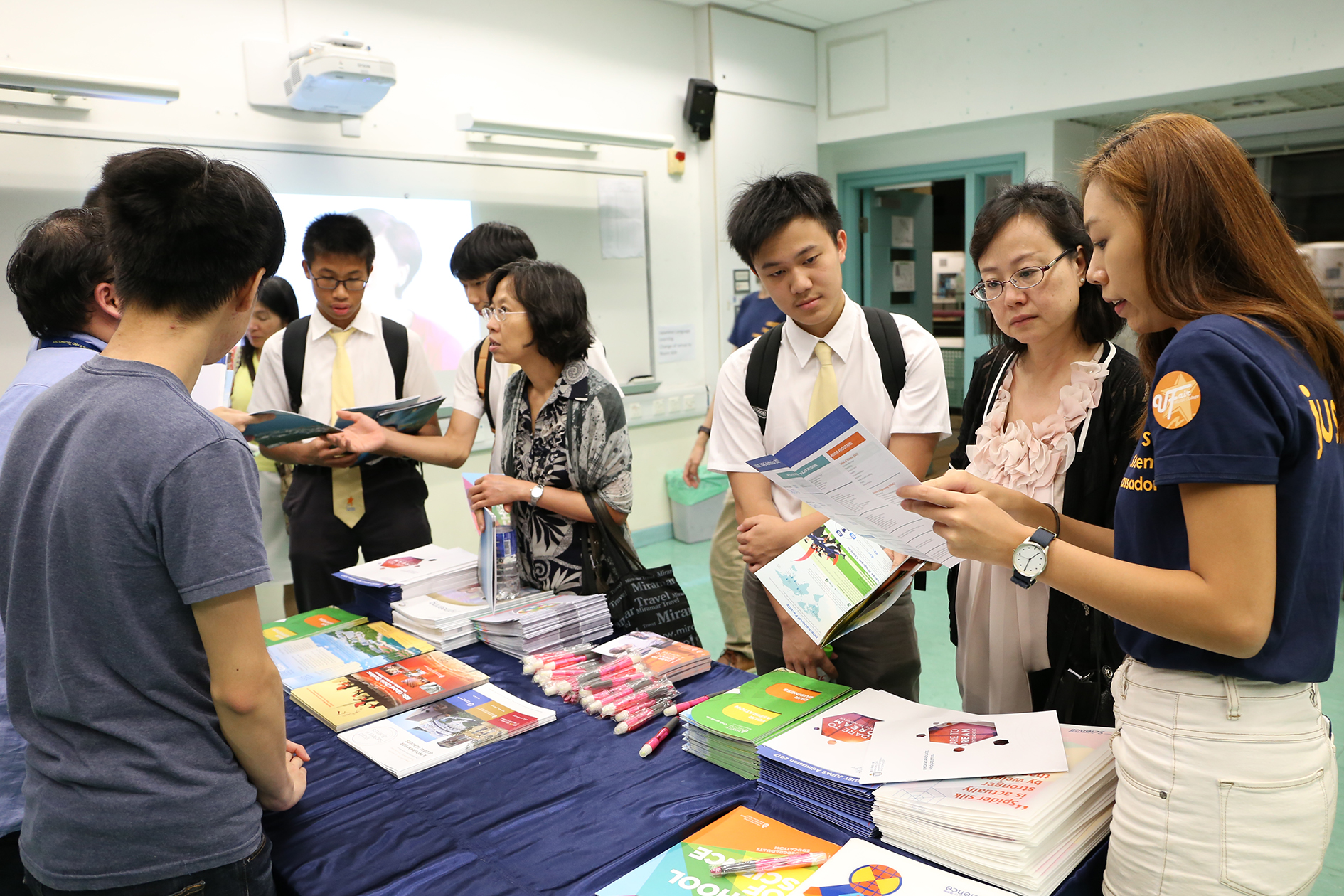 參展院校為學生和家長提供了最新的升學資訊