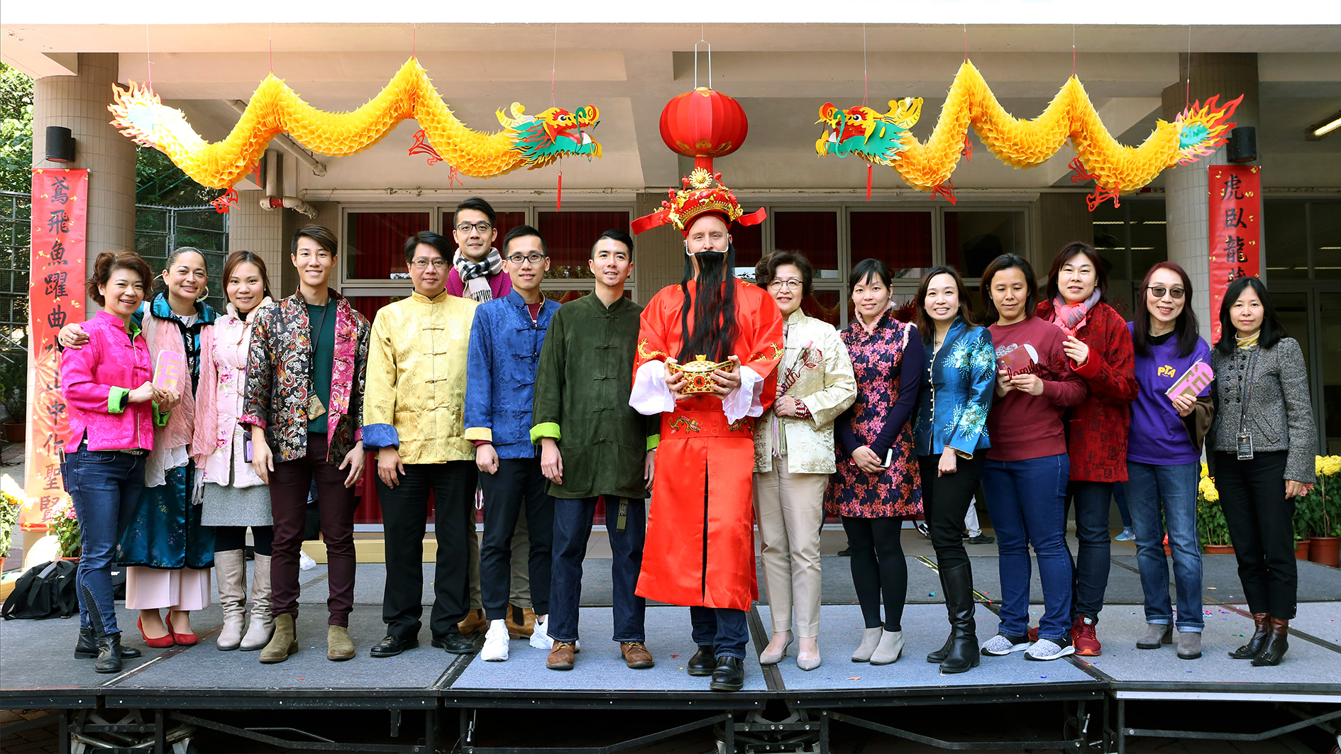 Group photo of teachers and parents